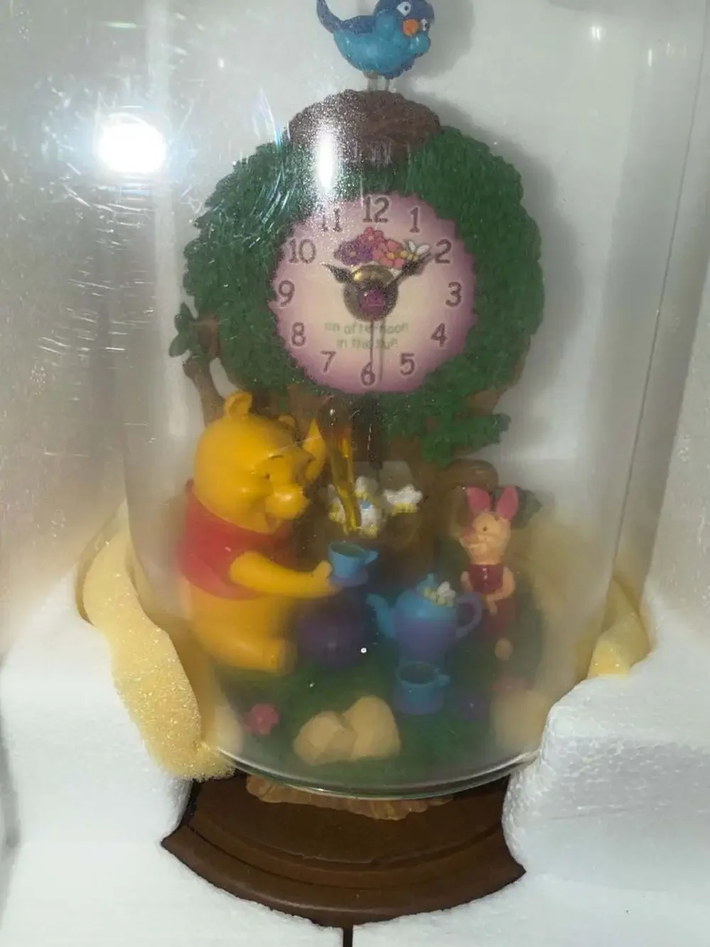Disney Winnie the Pooh and Piglet Sculpted Anniversary Clock